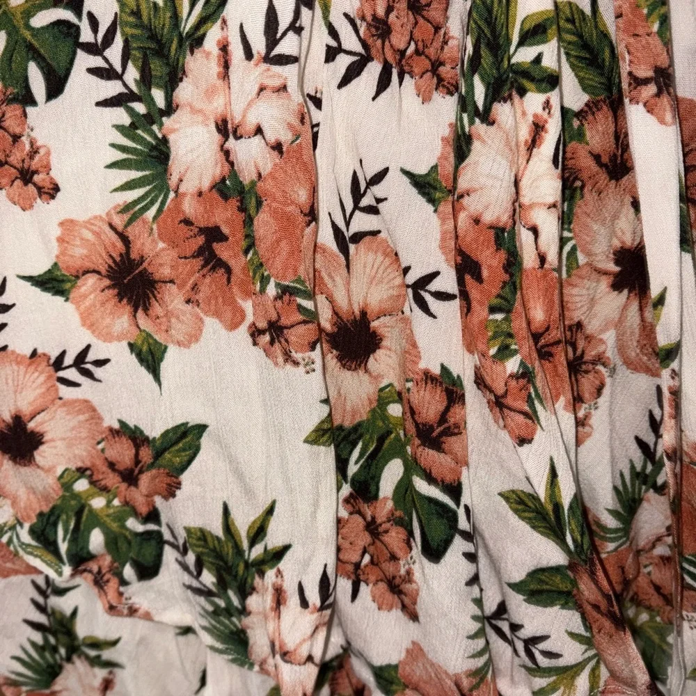 Floral Ruffle One-Shoulder Romper - Picture 6 of 6